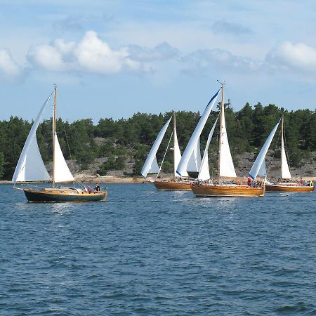 Vuosnaisten Meriasema Kustavi Extérieur photo