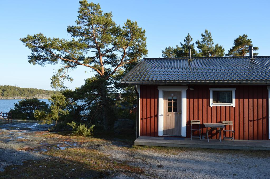 Vuosnaisten Meriasema Kustavi Chambre photo