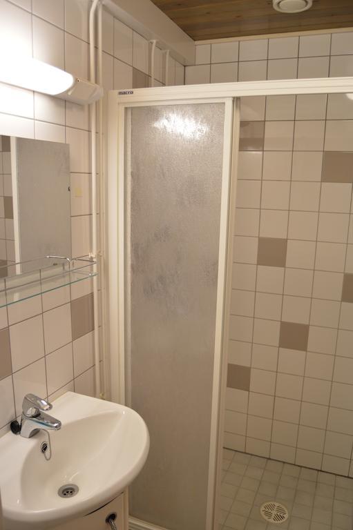 Vuosnaisten Meriasema Kustavi Chambre photo